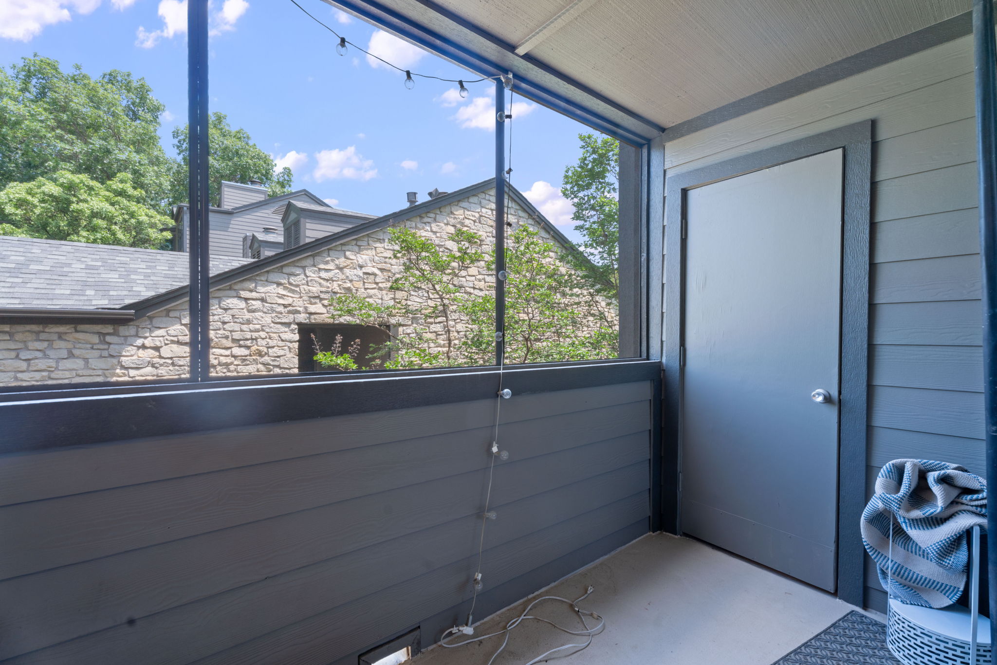 1510 West N Loop Boulevard, Unit 424 Austin, TX 78756 - Photo 24 of 25 a view of window