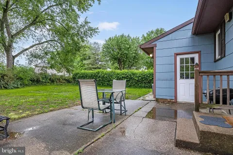 $375,000 | 606 Hamilton Drive, Cinnaminson, NJ 08077