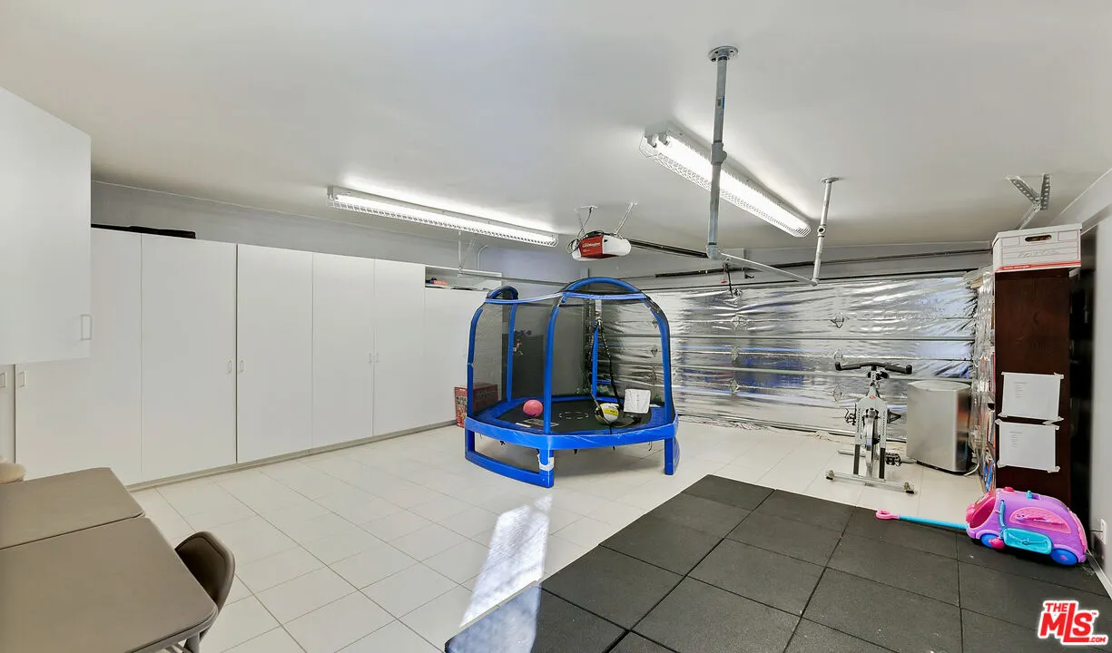 $2,590,000 | 3921 Cody Road, Sherman Oaks, CA 91403