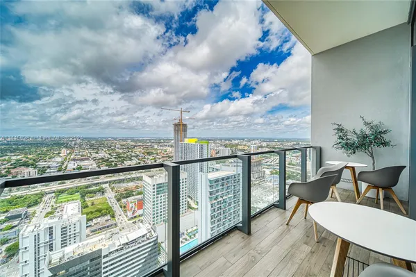 $5,799,900 | 88 Southwest 7th Street, Unit PH4303, Miami, FL 33130
