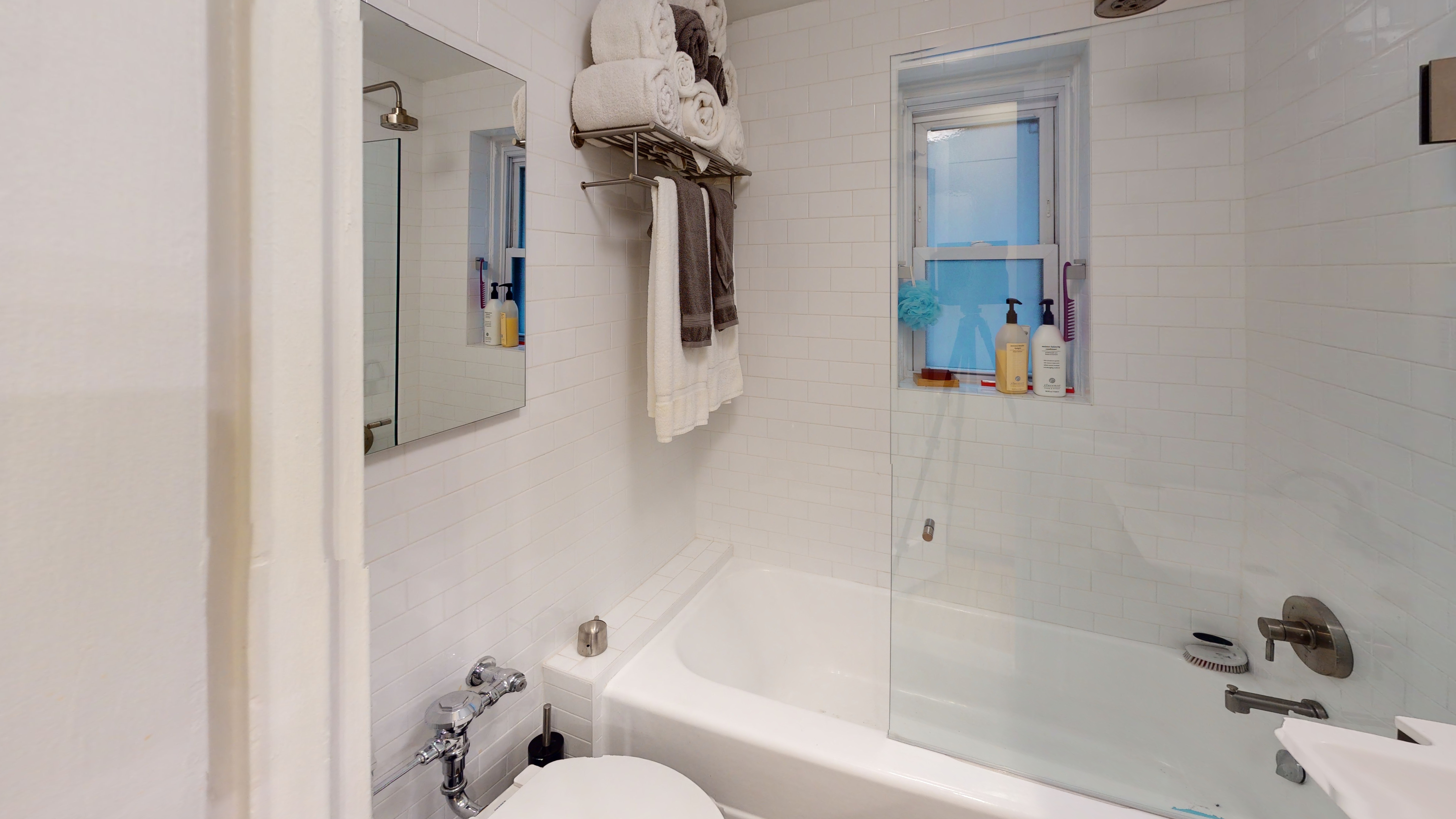 155 East 49th Street, Unit 1C Manhattan, NY 10017 - Photo 7 of 11 Gallery Image 7