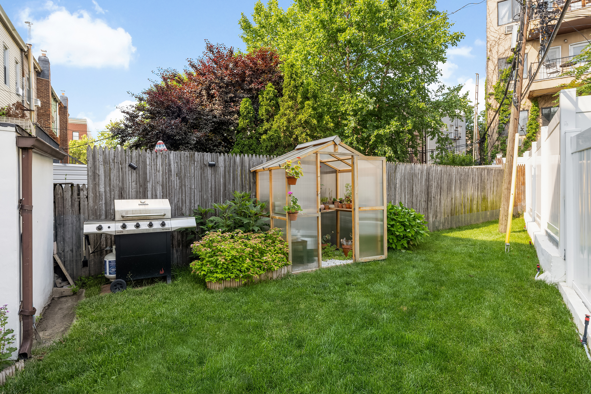 18 Russell Street Brooklyn, NY 11222 - Photo 10 of 24 a garden view