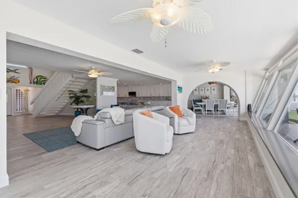$2,200,000 | 16123 6th Street East, Redington Beach, FL 33708