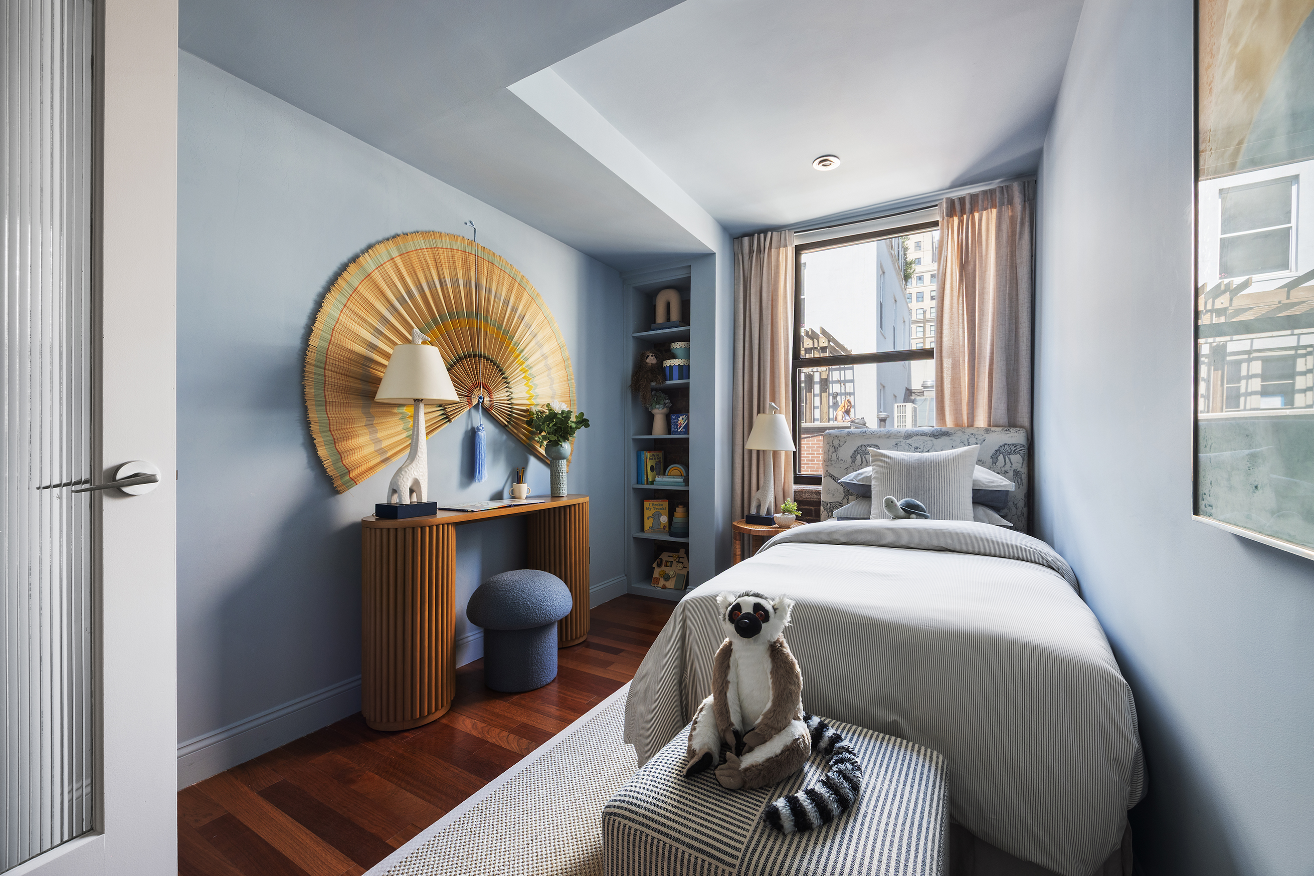 100 Reade Street, Unit 6CD Manhattan, NY 10013 - Photo 19 of 26 a bedroom with a bed and a window