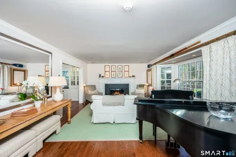 $2,295,000 | 3 Hickory Lane, Darien, CT 06820