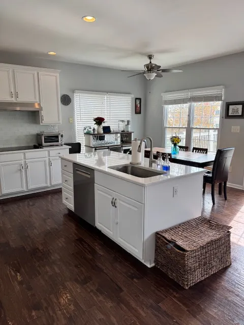 $850,000 | Hartwood Drive, Chantilly, VA 20152