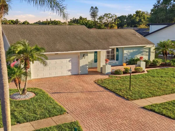 $495,000 | 4140 Eastwood Drive, Sarasota, FL 34232