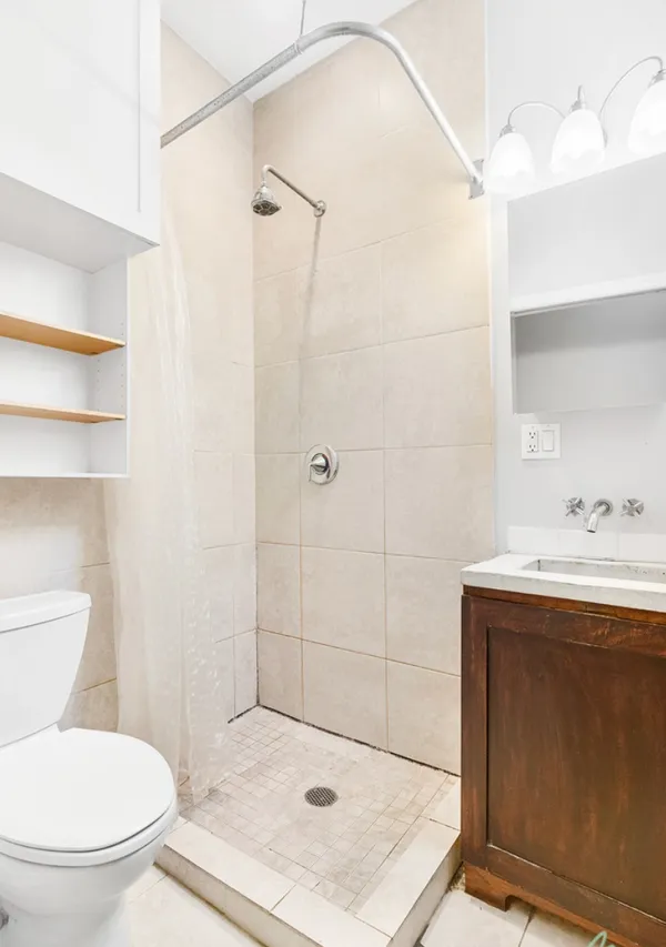 $3,500 | 22-18 41st Street, Unit 2R | Astoria