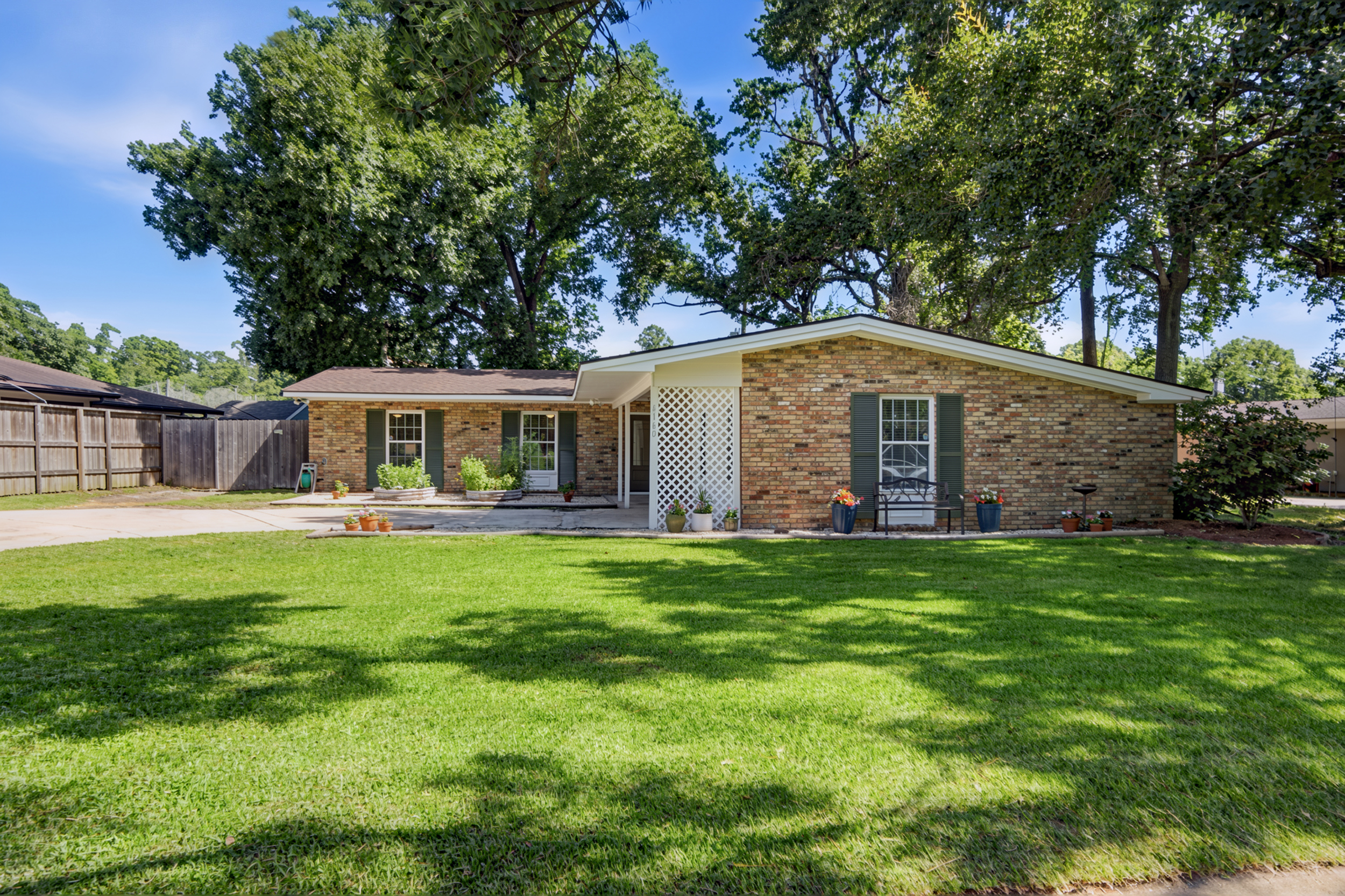 4160 Strand Drive Baton Rouge, LA 70809 - Photo 2 of 18