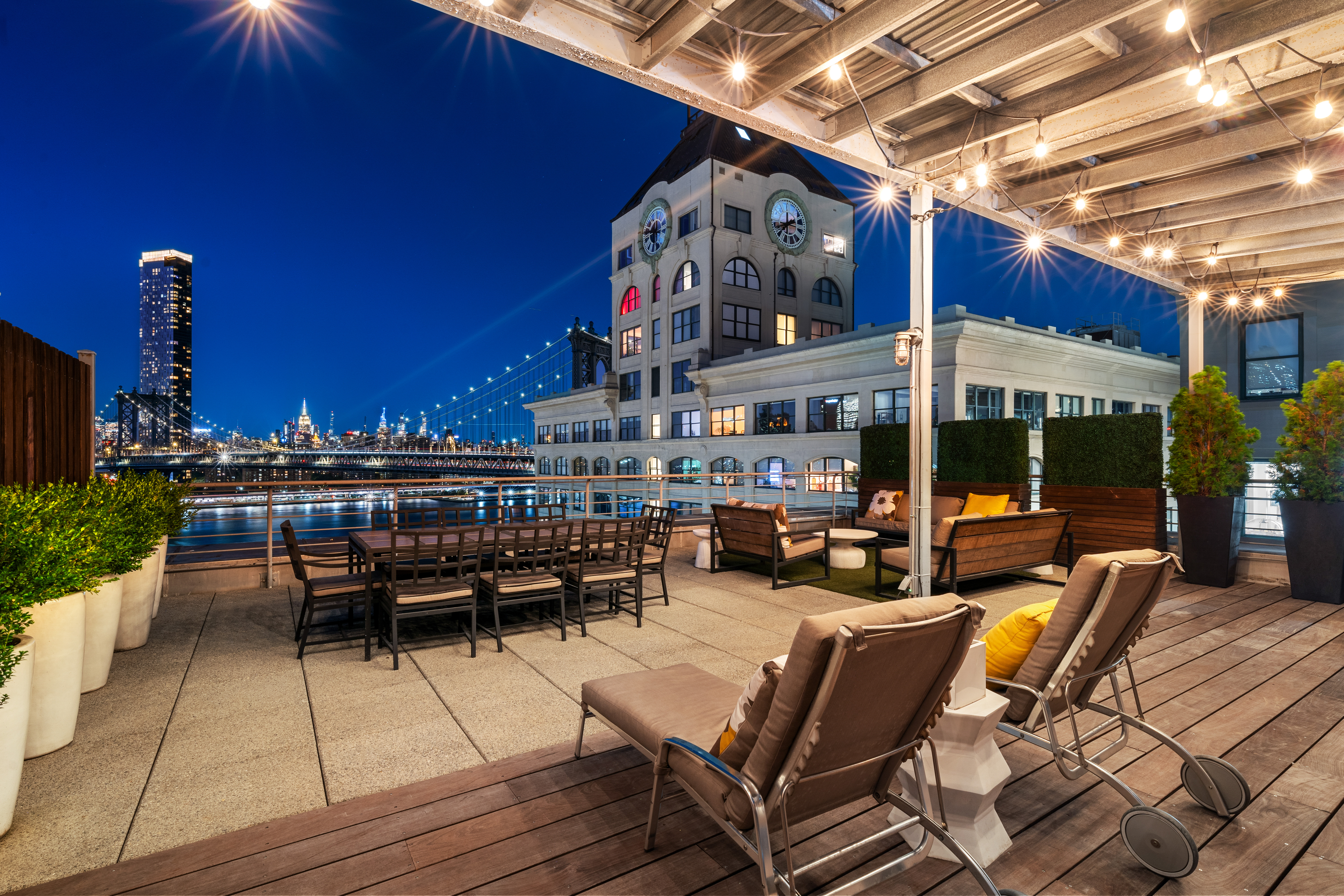 30 Main Street, Unit PHB Brooklyn, NY 11201 - Photo 28 of 33 a view of a dinning tables and chairs in patio