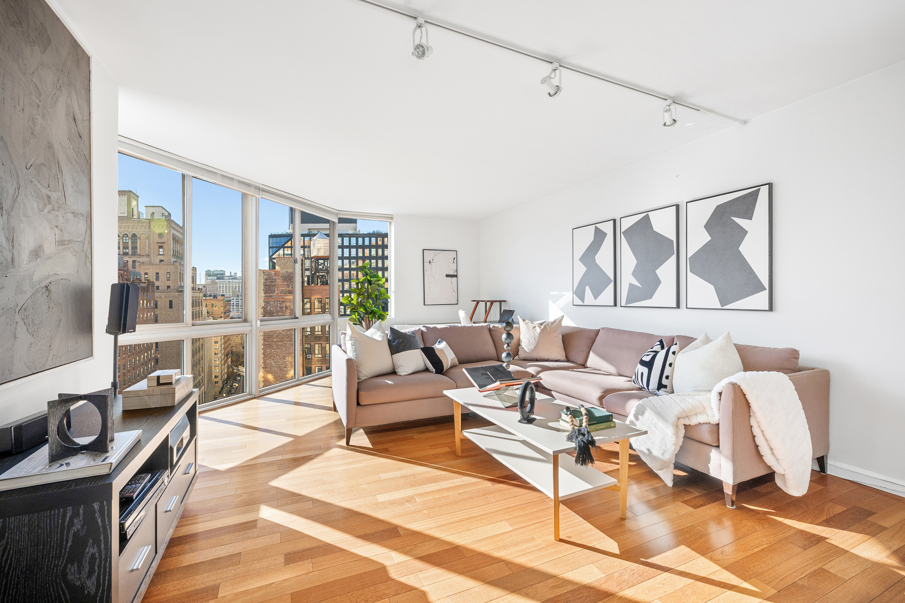 50 Lexington Avenue, Unit 18E Manhattan, NY 10010 - Photo 2 of 15