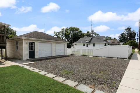 Contact Agent | 445 East Mill Road, Maple Shade, NJ 08052