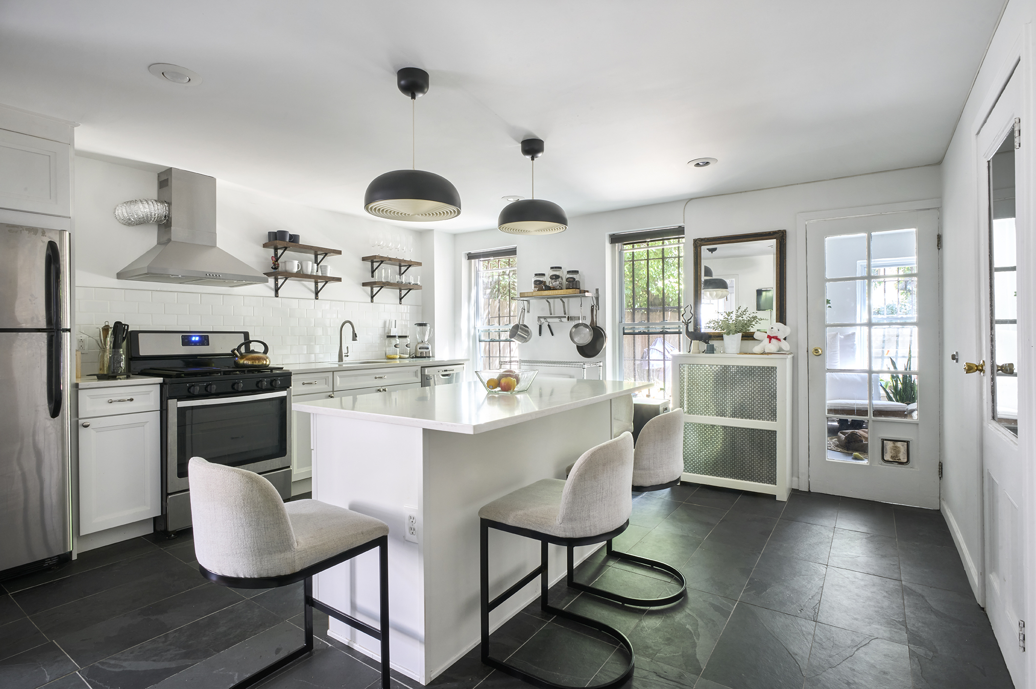 952 Putnam Avenue Brooklyn, NY 11221 - Photo 3 of 16