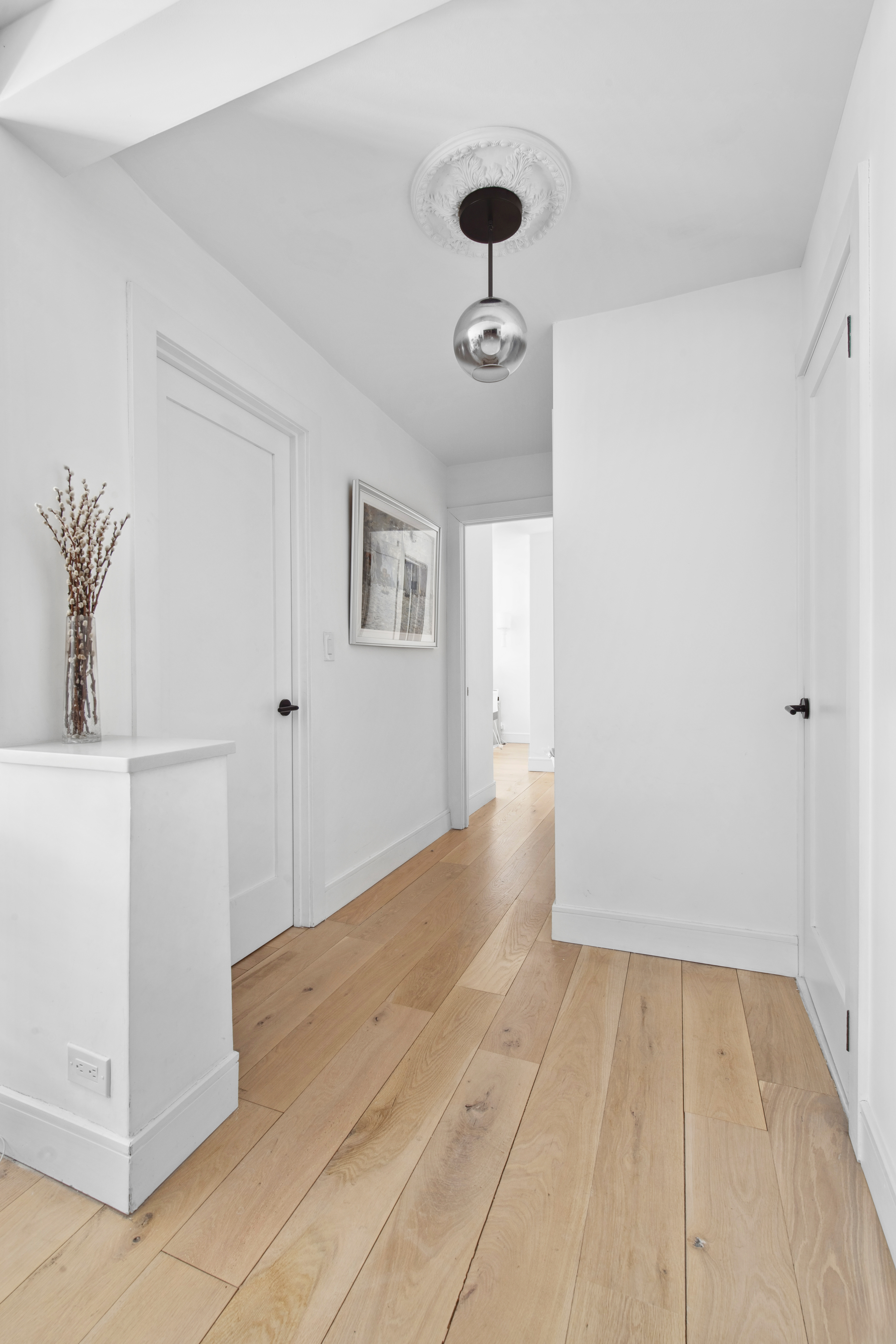 225 East 57th Street, Unit 14E Manhattan, NY 10022 - Photo 9 of 14