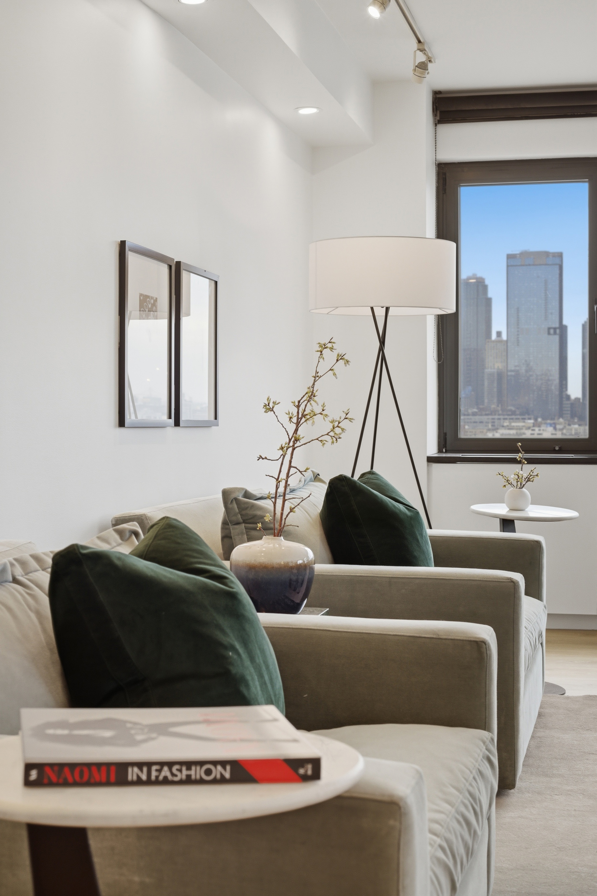 45 Sutton Place South, Unit 12L Manhattan, NY 10022 - Photo 5 of 16 Gallery Image 5