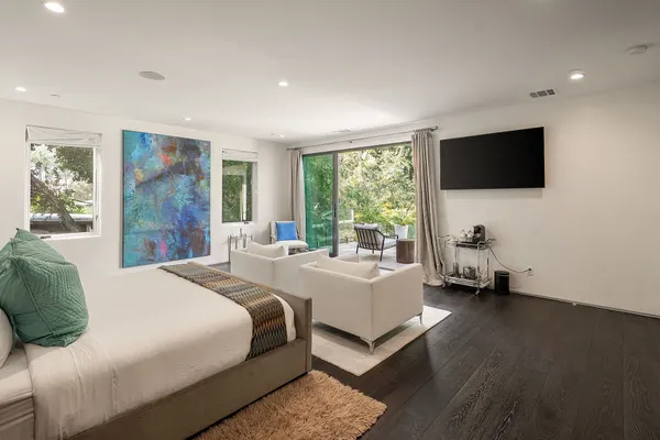 $4,100,000 | Laurel Canyon Road, Los Angeles, CA 90046
