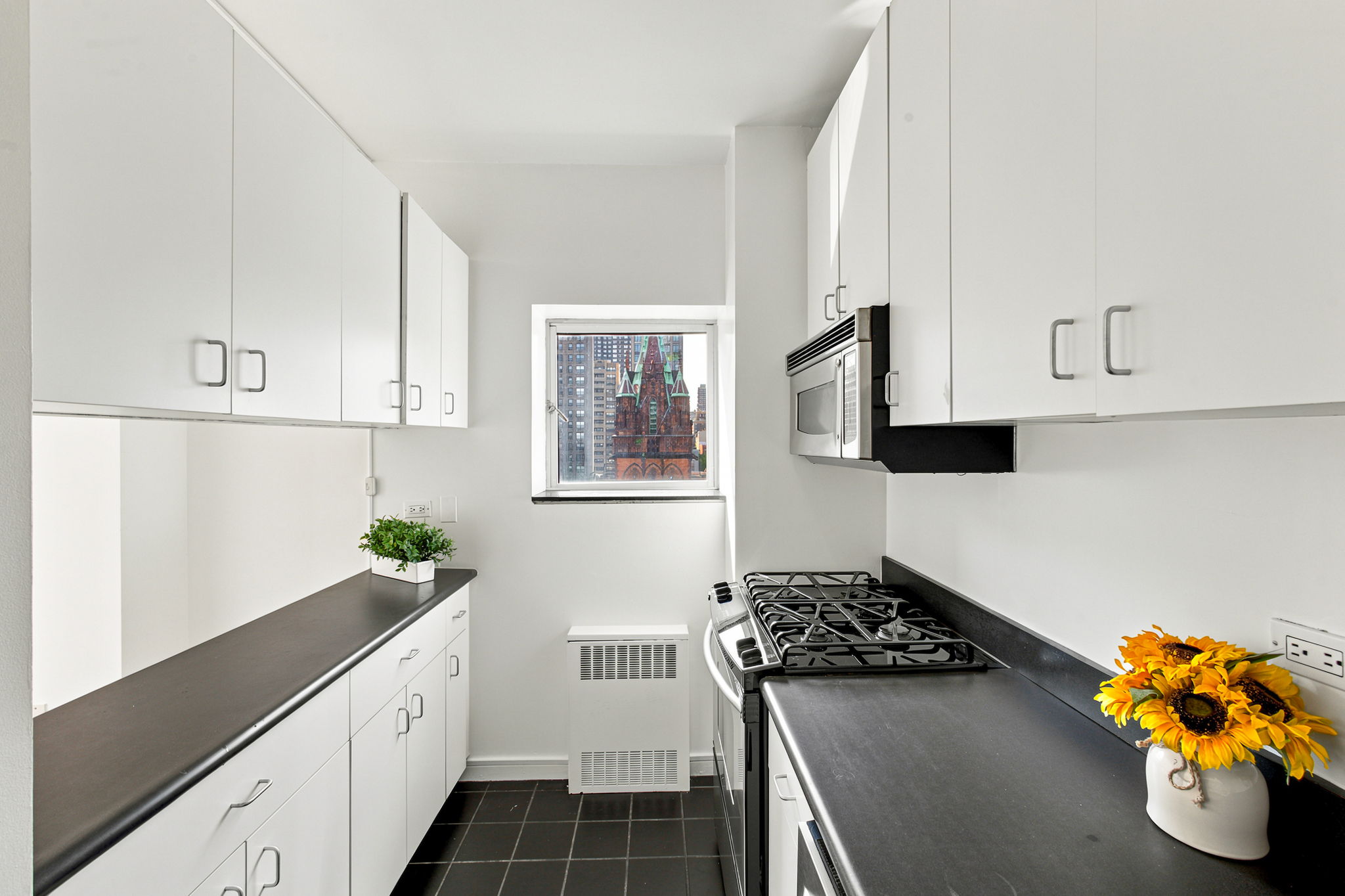 360 East 88th Street, Unit 9B Manhattan, NY 10128 - Photo 5 of 25