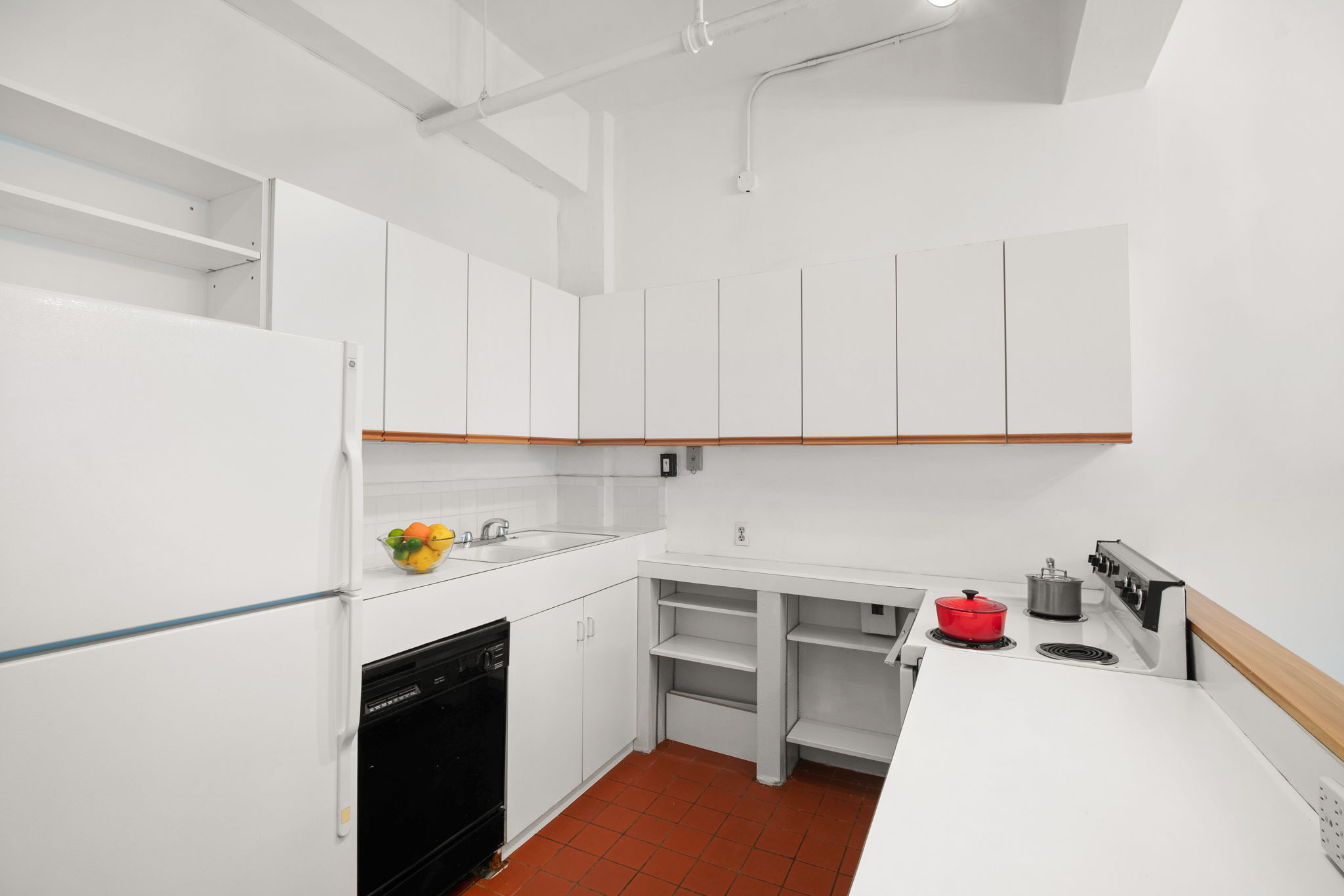 361 West 36th Street, Unit 5B Manhattan, NY 10018 - Photo 4 of 12