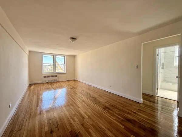 $2,100 | 9205 Ridge Boulevard, Unit 6B | Bay Ridge
