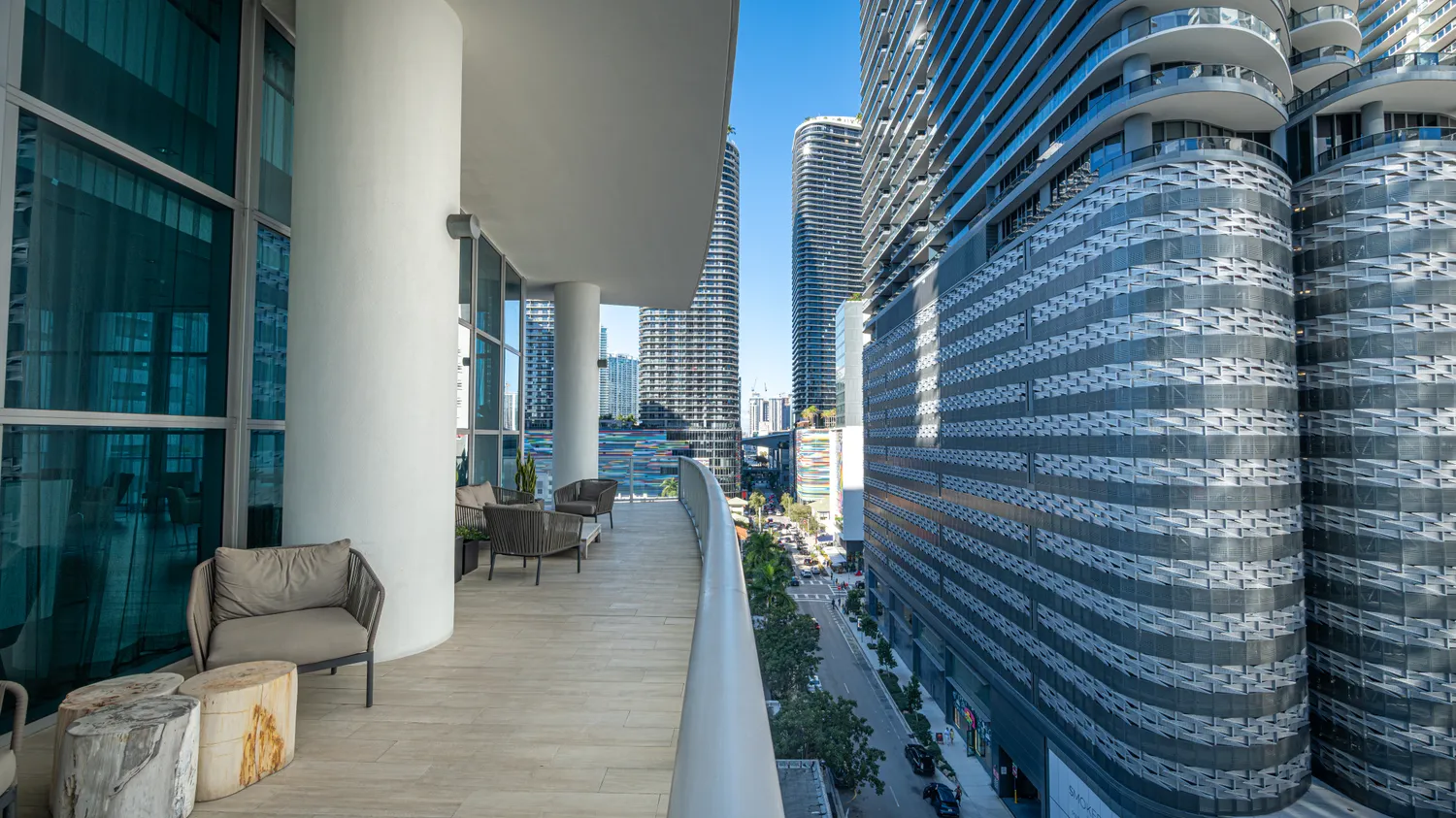 $880,000 | 1100 South Miami Avenue, Unit 4203, Miami, FL 33130