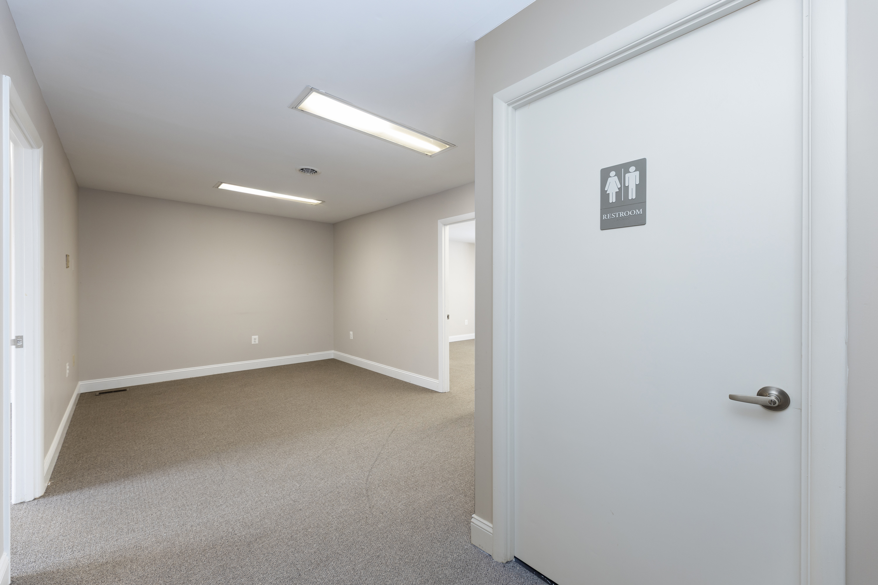 5885 Allentown Road Suitland, MD 20746 - Photo 20 of 23 a view of an empty room