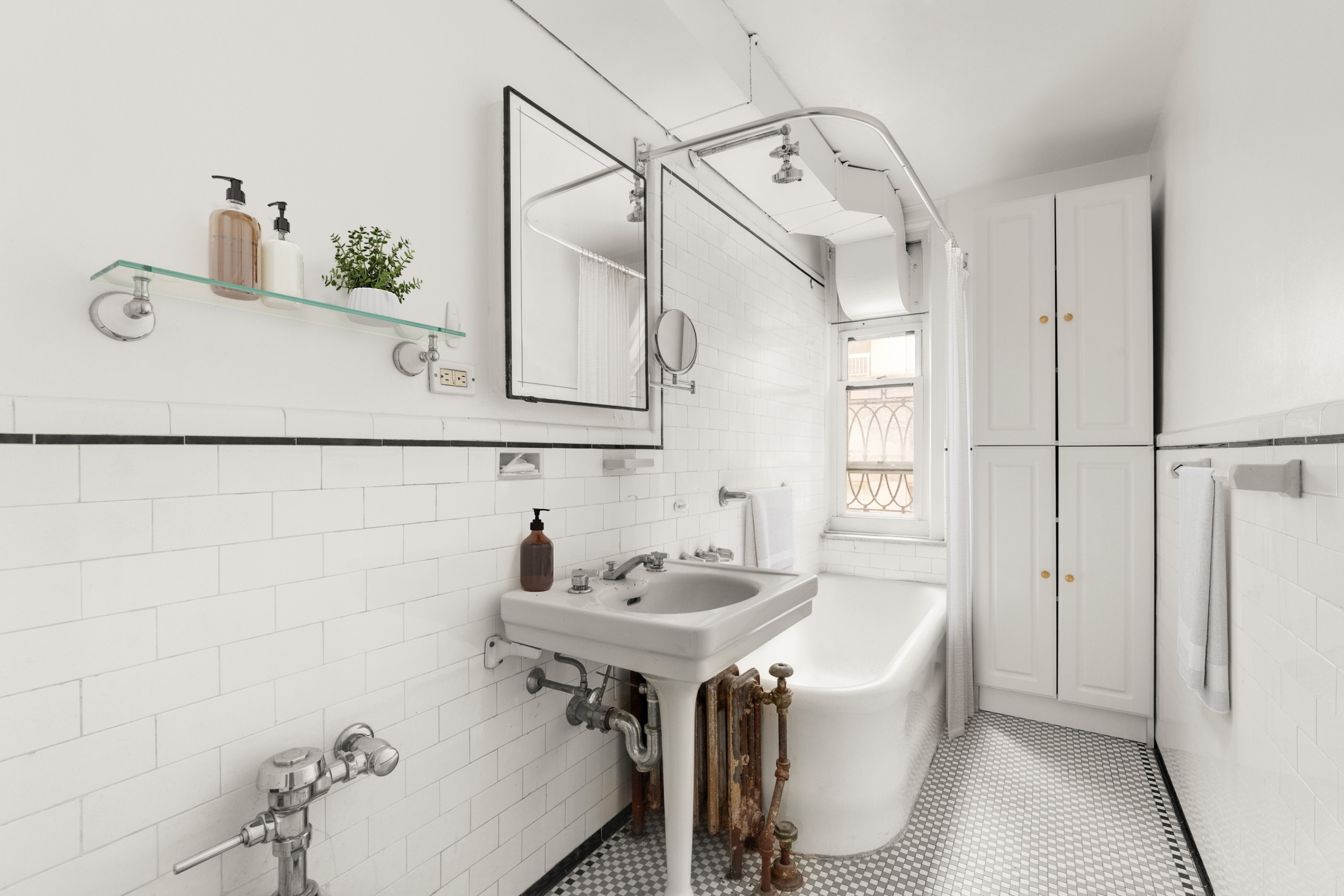 205 East 69th Street, Unit 3B Manhattan, NY 10021 - Photo 7 of 9