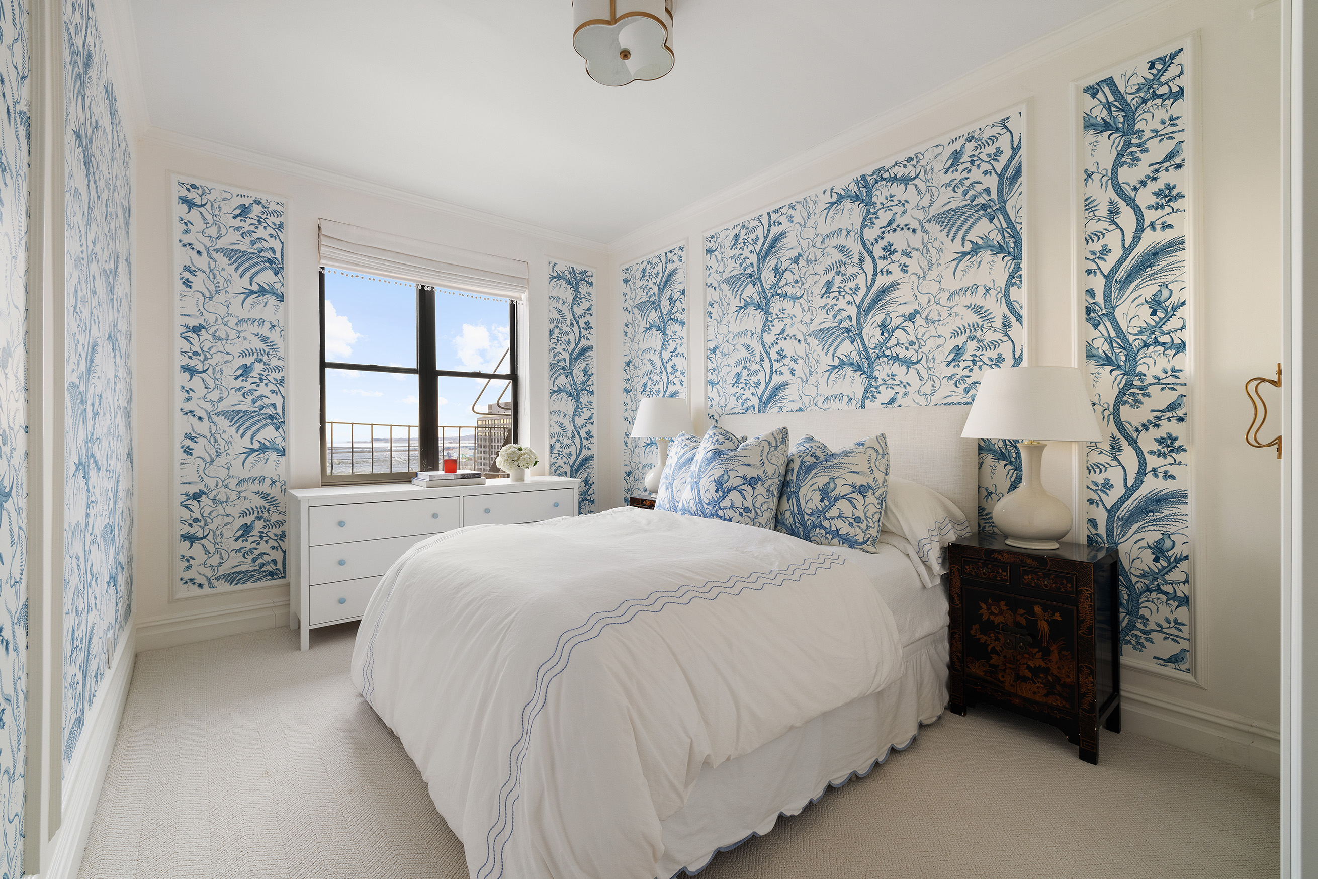 2 Grace Court, Unit 6E Brooklyn, NY 11201 - Photo 7 of 11 a bedroom with a bed and a window