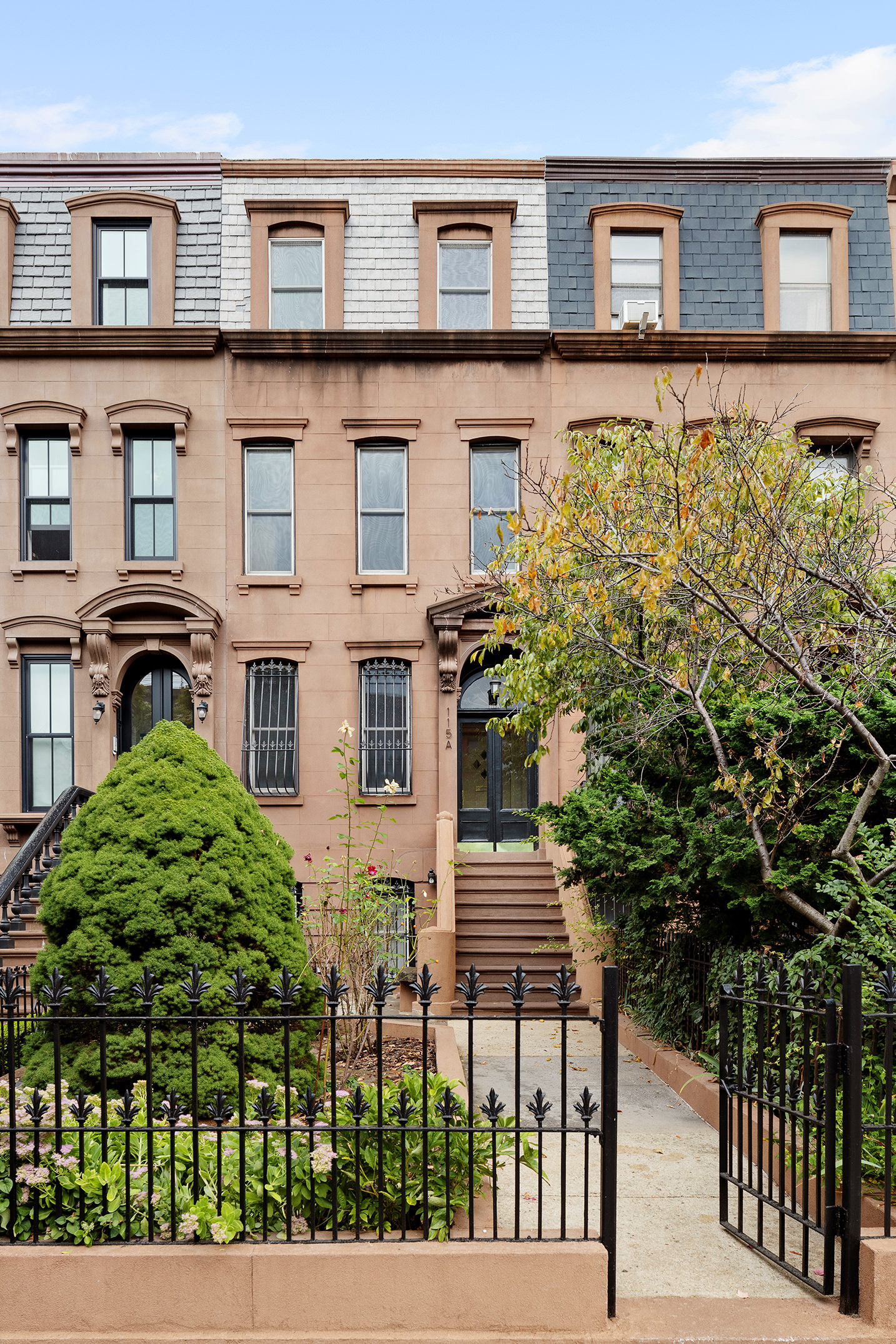 115 A 2nd Place Brooklyn, NY 11231 - Photo 25 of 27 a house view with a garden space