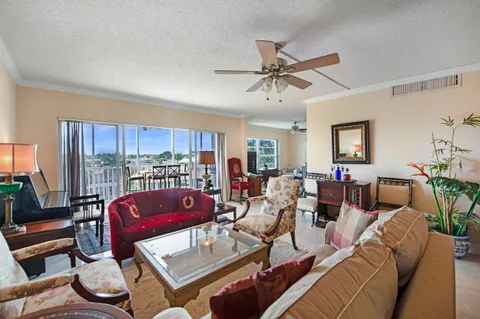 $489,000 | 3050 Northeast 48th Court, Unit 401, Lighthouse Point, FL 33064