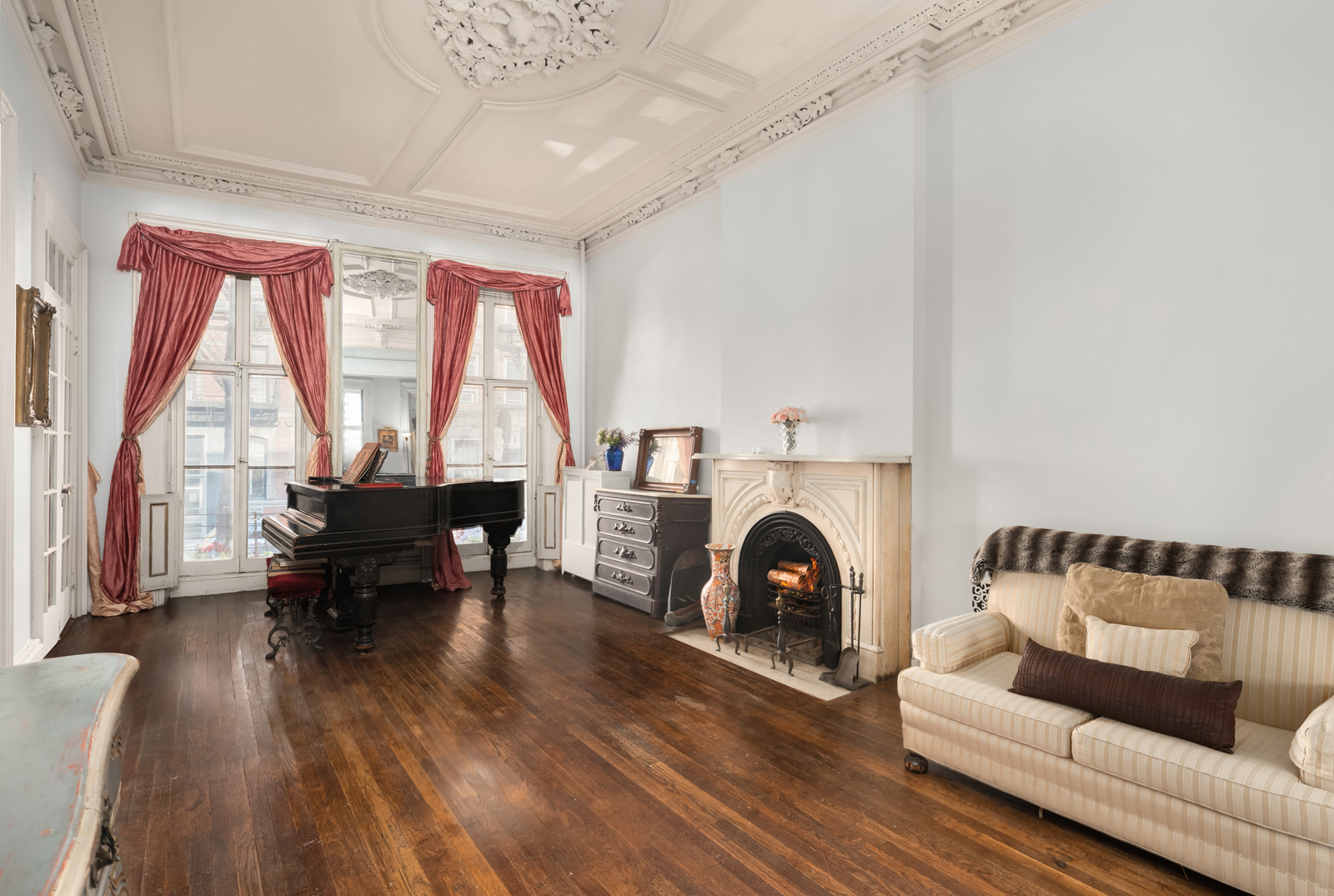 258 West 12th Street Manhattan, NY 10014 - Photo 1 of 8