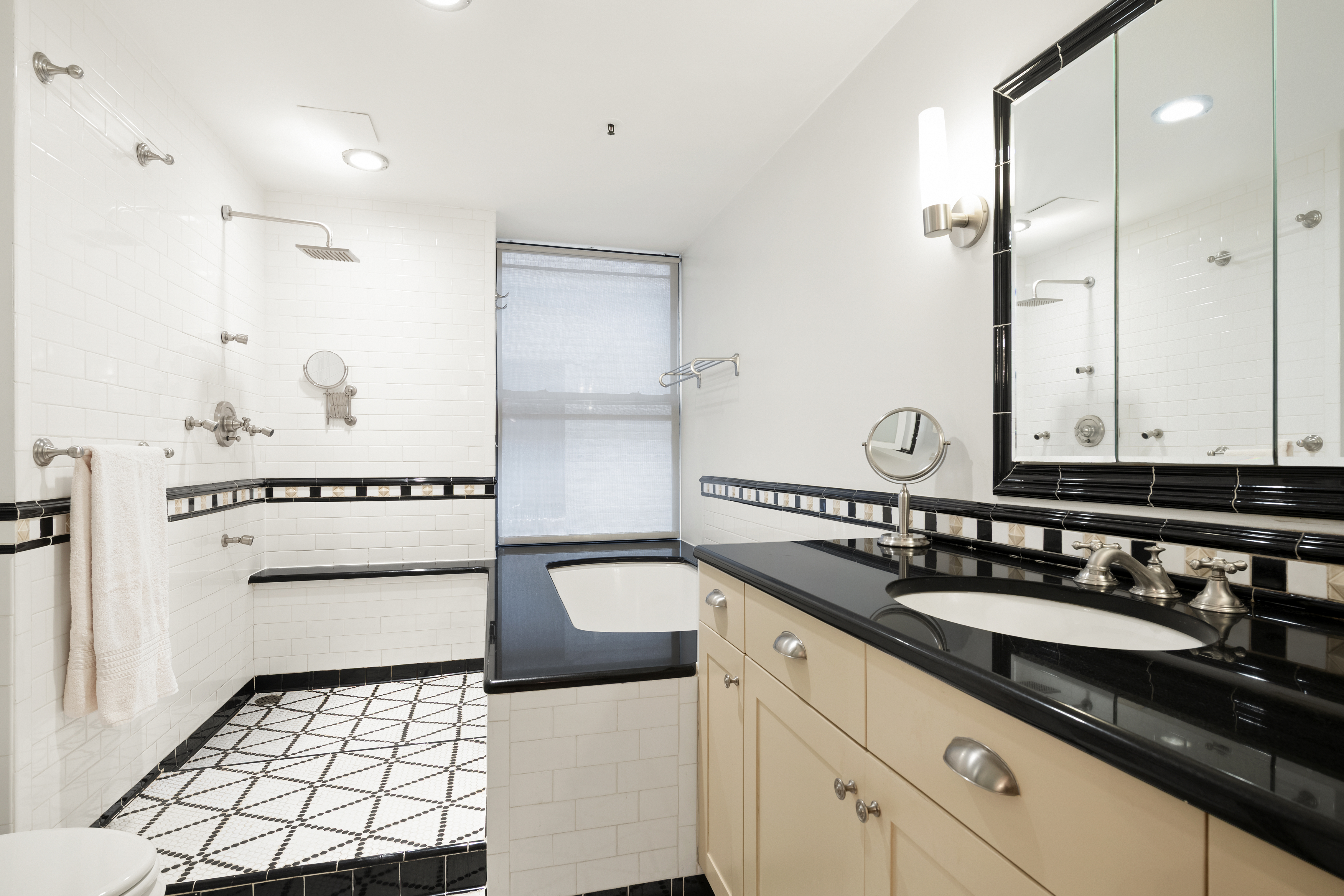 130 W 17th St, Unit 3S Manhattan, NY 10011 - Photo 3 of 9