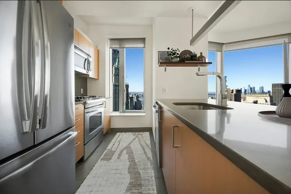 $8,034 | 8 Spruce Street, Unit 49B | Financial District