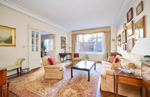 $2,485,000 | 161 East 79th Street, Unit 7B | Upper East Side