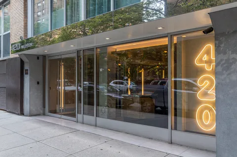 $970,000 | 420 West 25th Street, Unit 2K | Chelsea