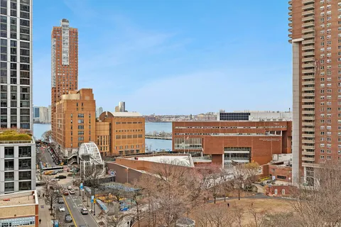 a picture of city view