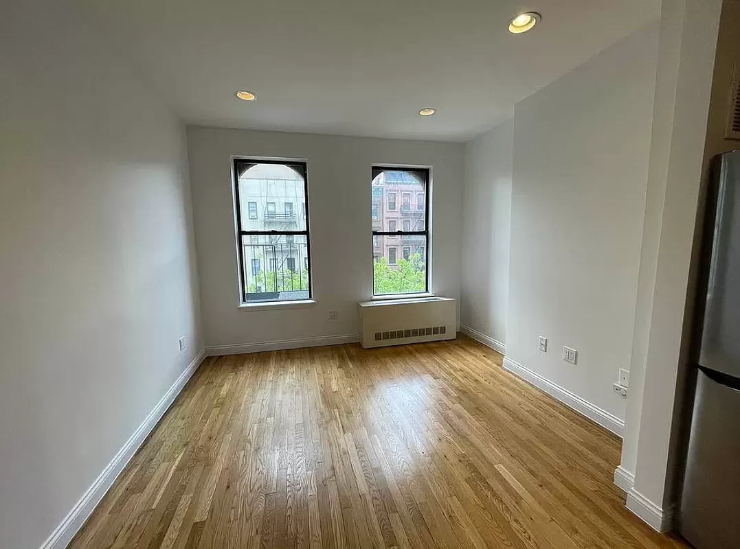 1582 York Avenue, Unit 4A Manhattan, NY 10028 - Photo 2 of 2 Gallery Image 2