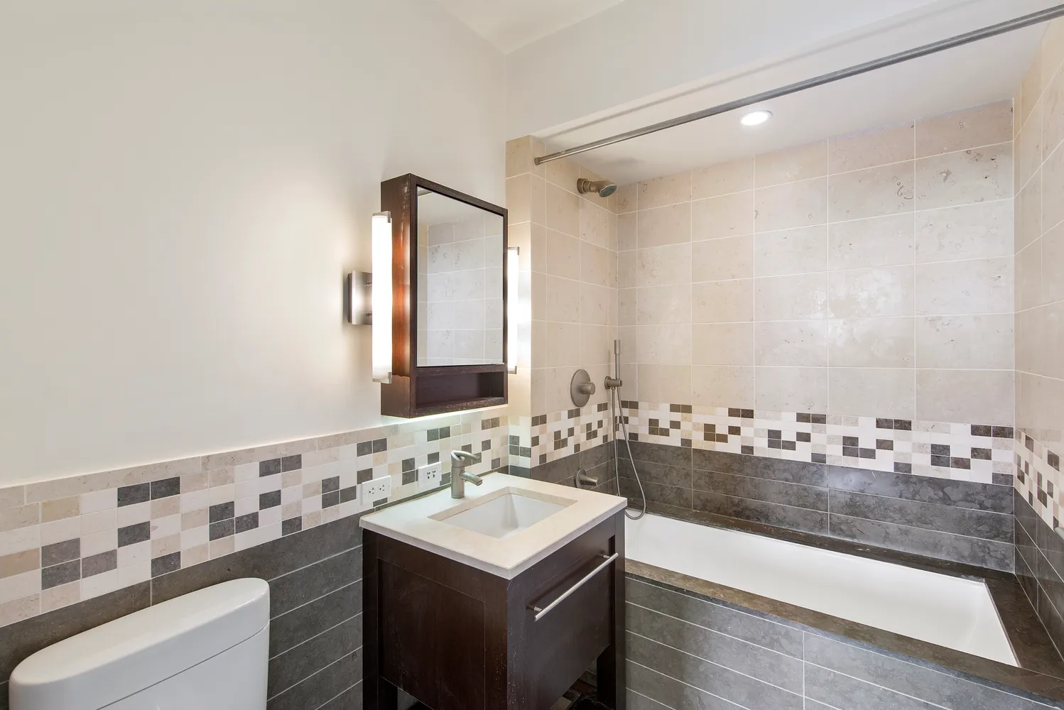 $1,675,000 | 101 West 24th Street, Unit 4F | Chelsea