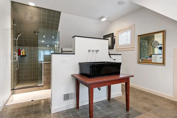 $1,195,000 | 21 Holly Lane, Wilmington, DE 19807