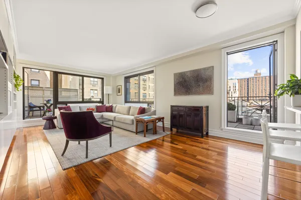 $2,950,000 | 203 West 90th Street, Unit 7H | Upper West Side