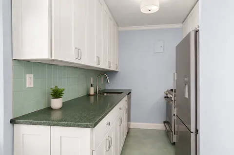 $1,785,000 | 201 East 21st Street, Unit 2FG | Gramercy