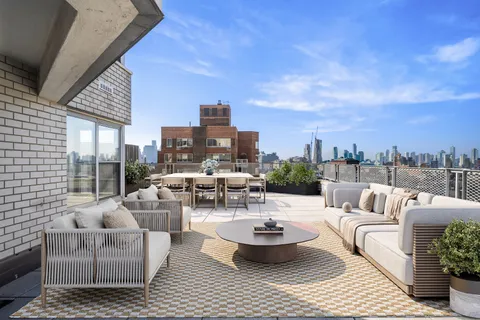 $1,750,000 | 175 West 13th Street, Unit 19C | West Village
