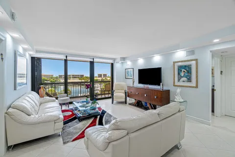 $765,000 | 2697 North Ocean Boulevard, Unit F507, Boca Raton, FL 33431