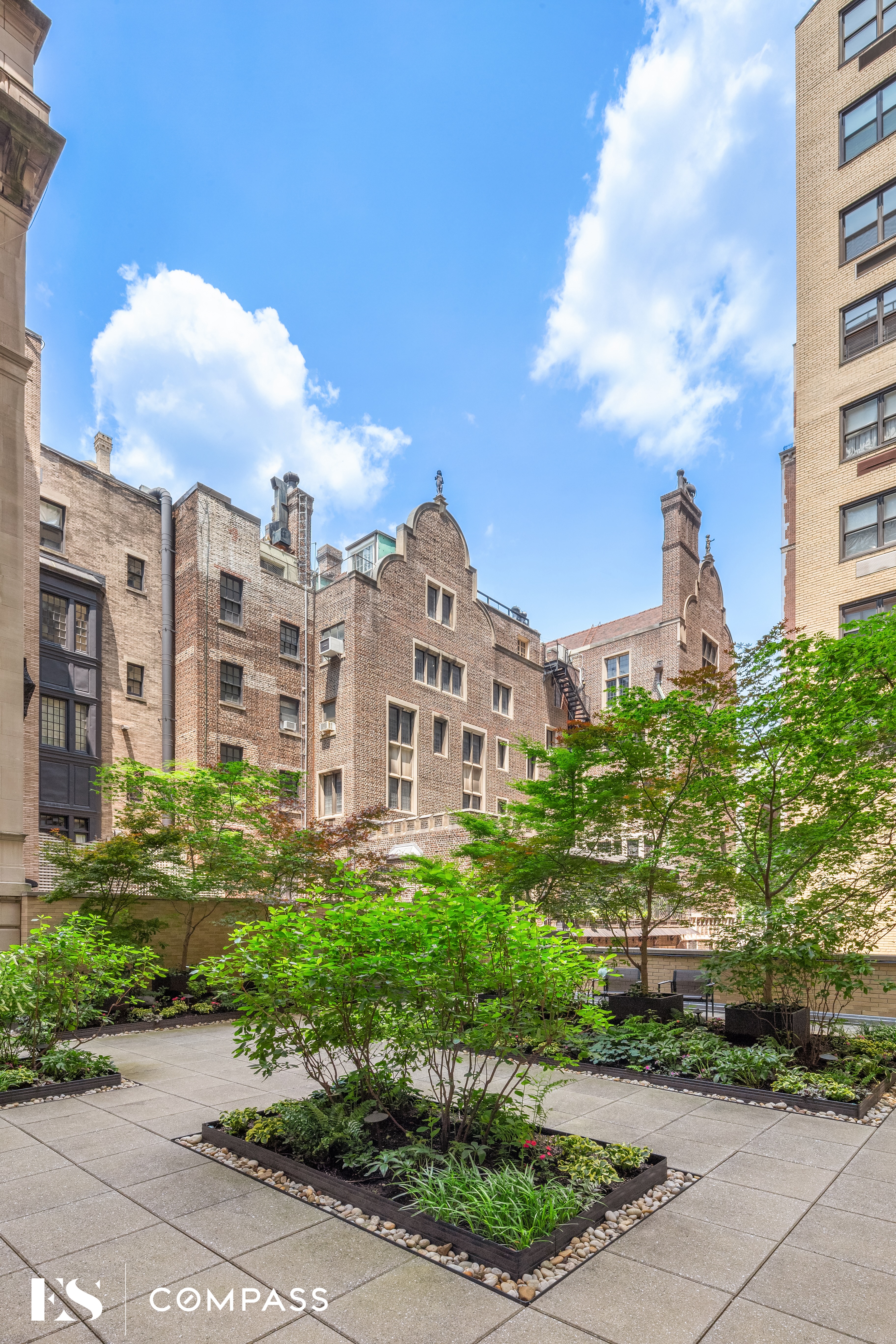 700 Park Avenue, Unit 2B Manhattan, NY 10021 - Photo 23 of 26 a view of a building