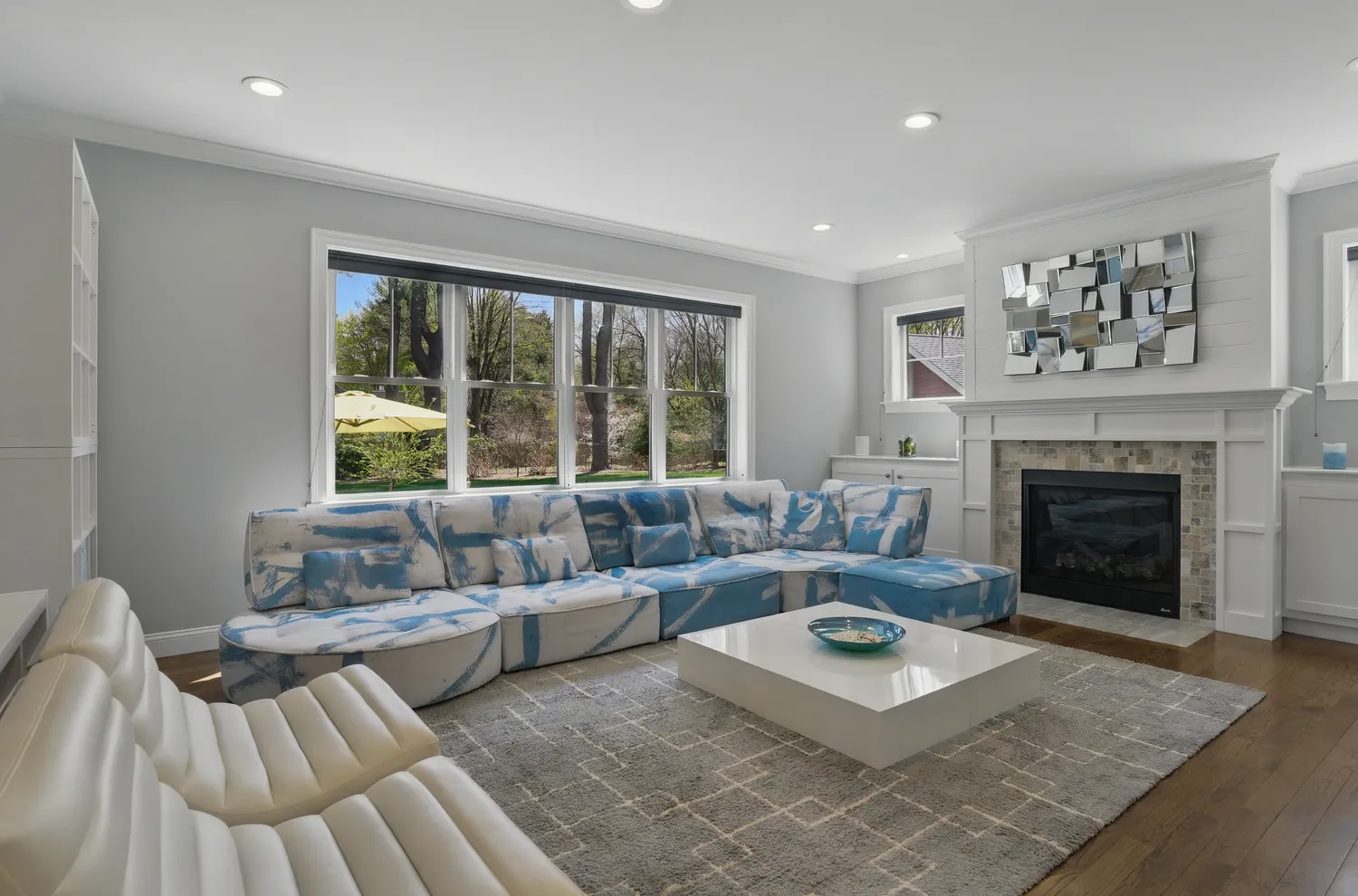 Contact Agent | 186 Concord Road, Bedford, MA 01730