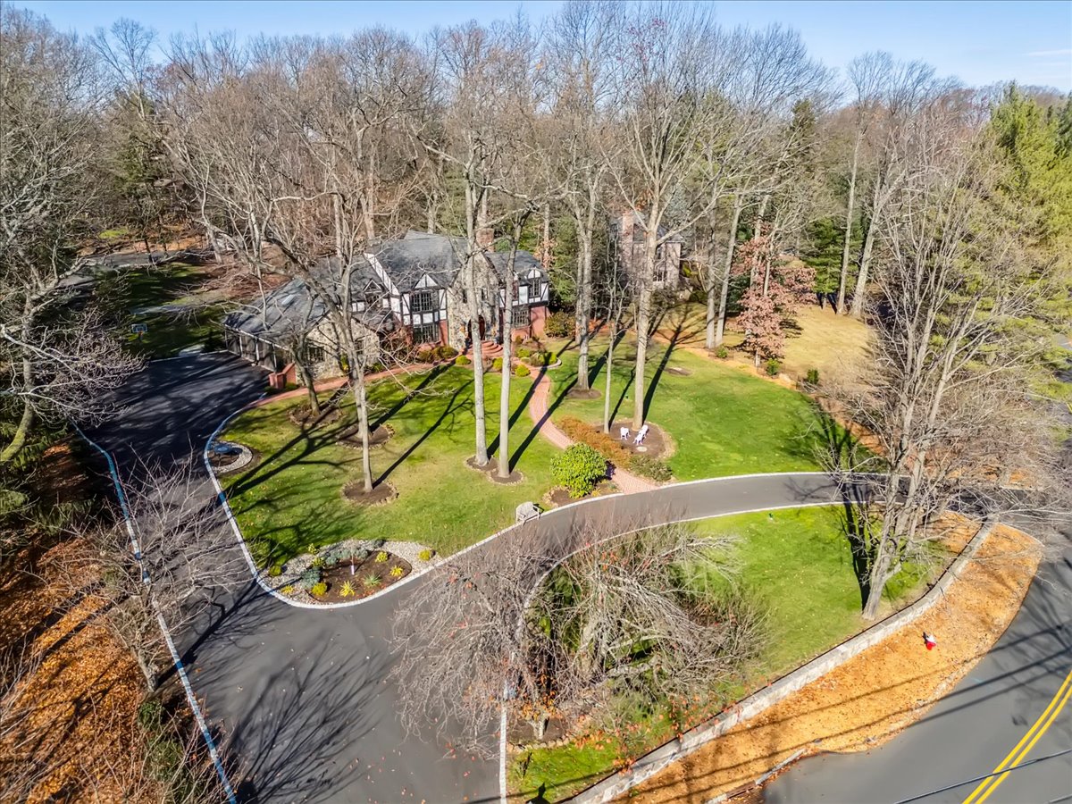 Johnston Drive Watchung, NJ 07069 - Photo 6 of 85