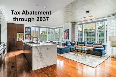 $3,975,000 | 1 West End Avenue, Unit 9D | Upper West Side