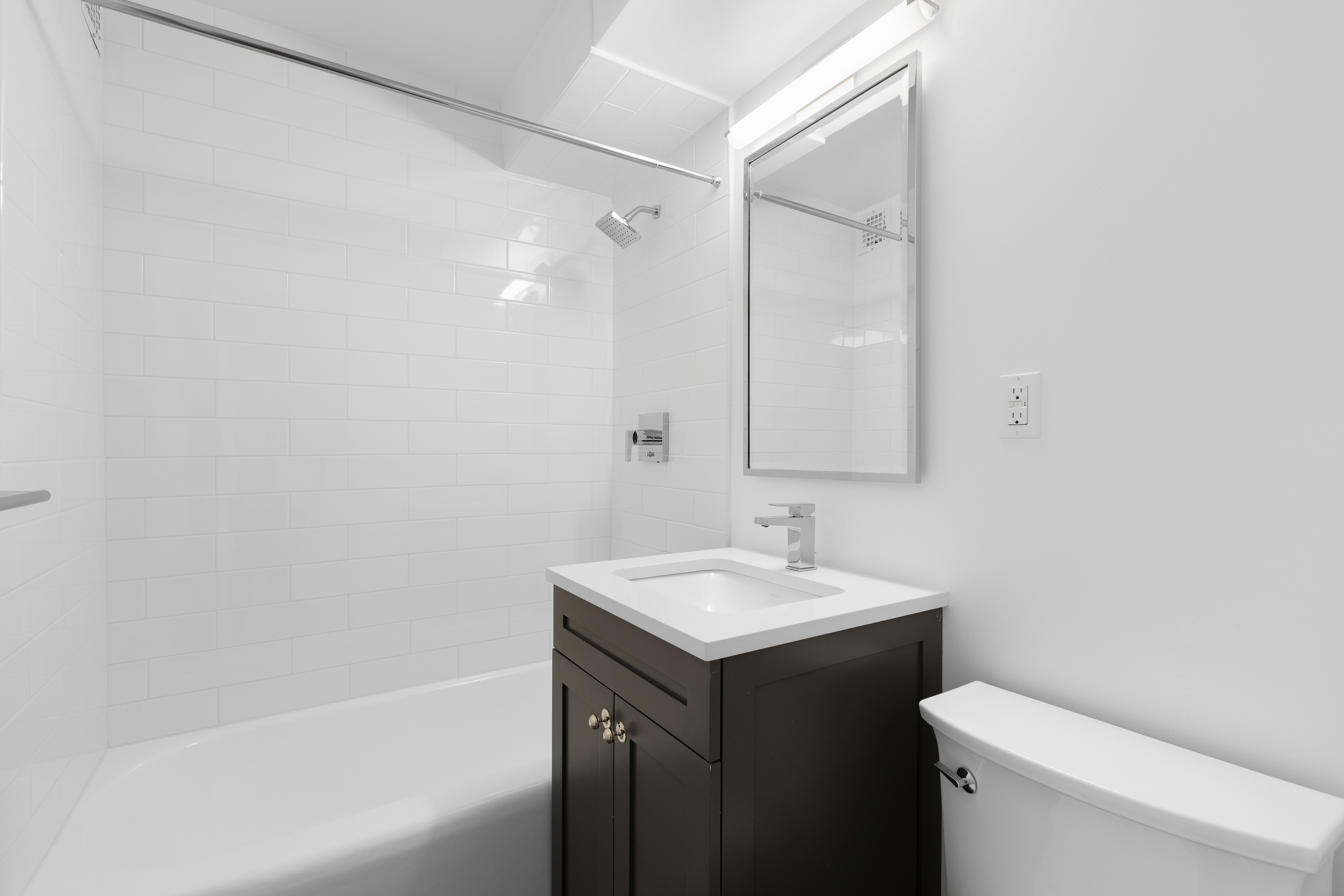 233 East 69th Street, Unit 6K Manhattan, NY 10021 - Photo 10 of 11