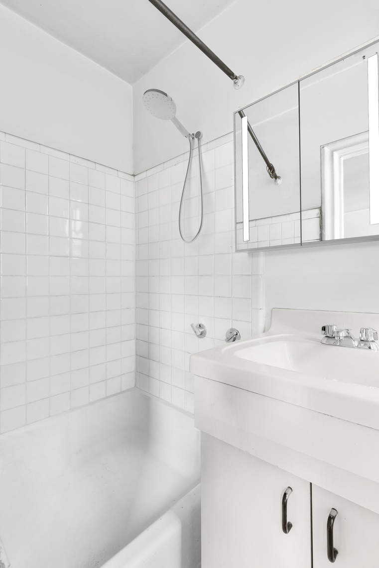 151 East 20th Street, Unit 4C Manhattan, NY 10010 - Photo 10 of 15