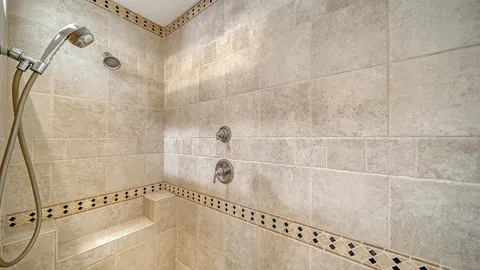 $525,000 | 2452 Whippoorwill Circle, Sarasota, FL 34231