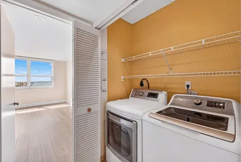 $1,200,000 | 90 Alton Road, Unit 1810, Miami Beach, FL 33139